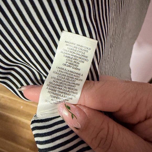 Tahari Black and White Striped Women's Blouse L - Picture 6 of 7
